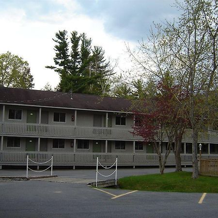 Lake George Suites Eksteriør bilde
